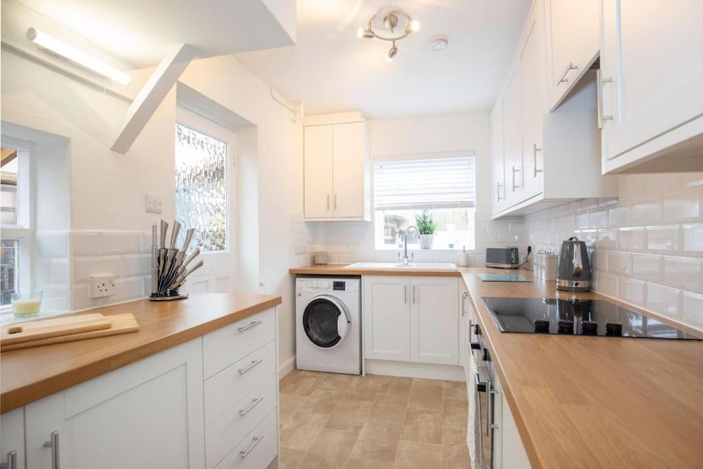 3 Bed House/Garden/Wi-Fi/Parking/Central Location Villa Guildford Exterior foto