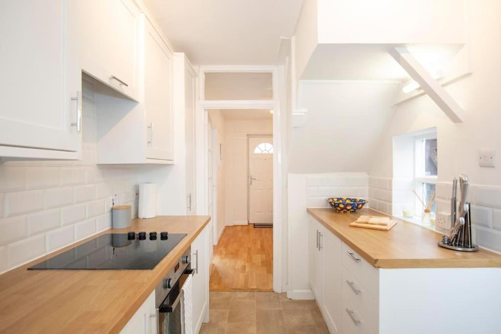 3 Bed House/Garden/Wi-Fi/Parking/Central Location Villa Guildford Exterior foto